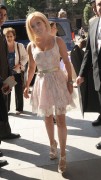 Джери Холливелл (Geri Halliwell) arrives at St Pancras hotel in London, 26.06.2012 (7xHQ) Cf019f198956331