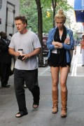 Алек Болдуин (Alec Baldwin) steps out of His Apartment with his daughter Ireland Baldwin in new York 21.06.2012 (16xHQ) 6bc1d8202402414
